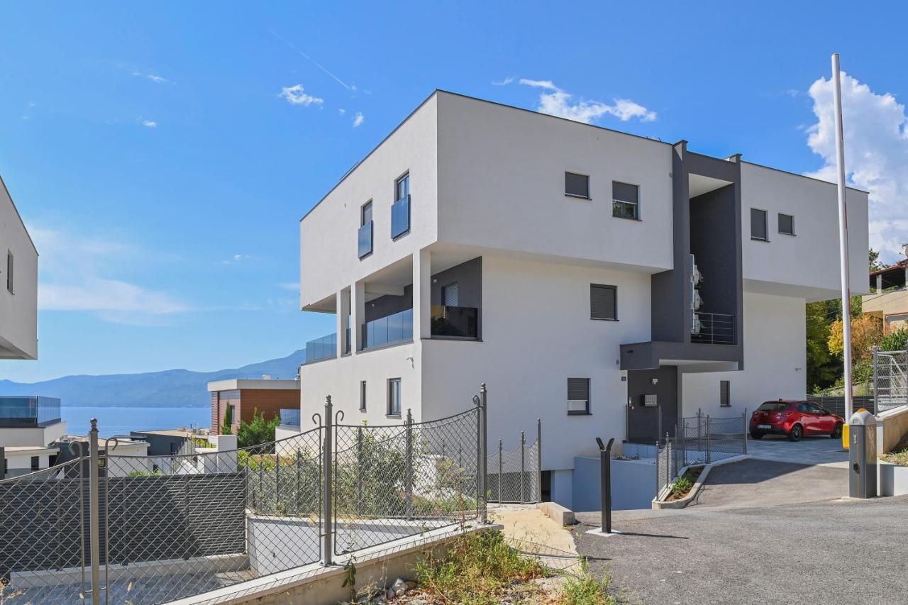 Sea View Deluxe Apartment Риека Экстерьер фото